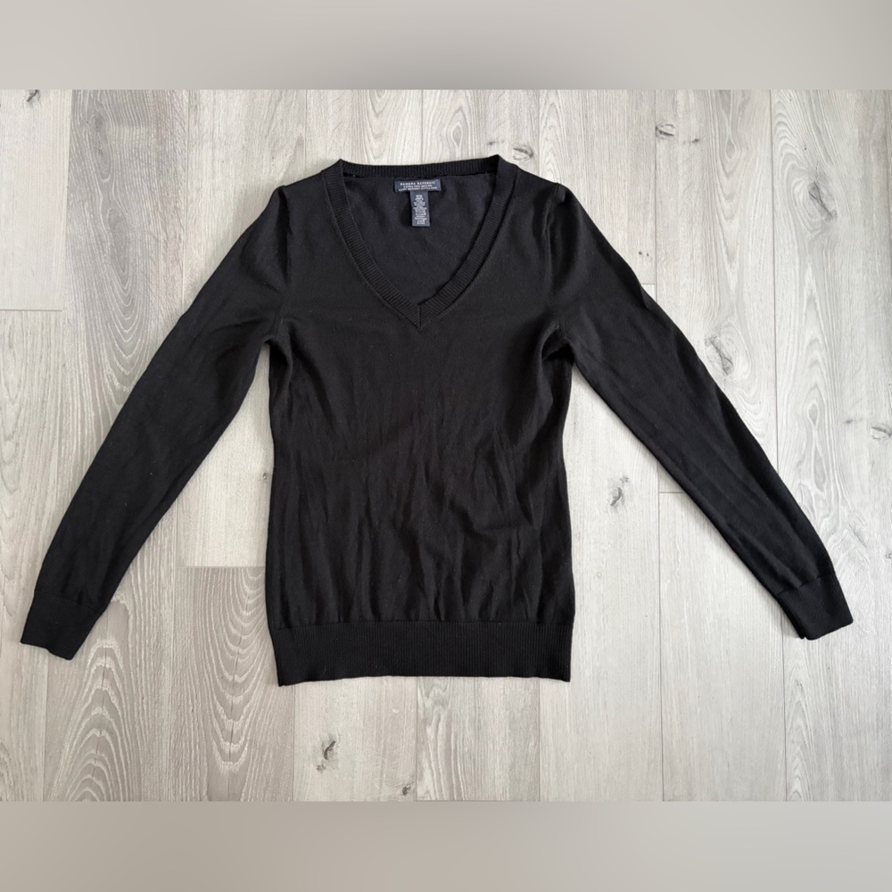 Banana Republic Extra Fine Merino Wool V-Neck Sweater Medium